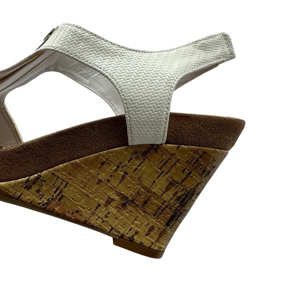 Aerosoles Plushlow Sandals White Front Zip Slingback 4 inch Wedge Heels, 9.5 - Picture 4 of 9